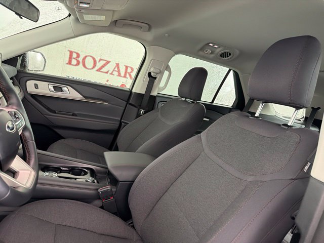 Used 2026 Ford Explorer Active RWD image 18