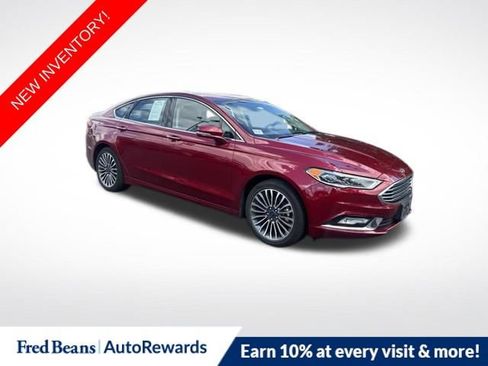 Used 2017 Ford Fusion SE w/ Fusion SE Technology Package FWD image 1