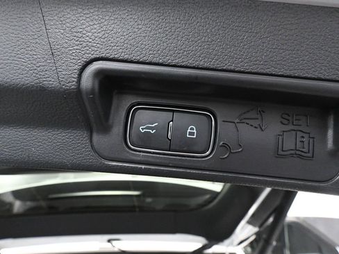 Used 2025 Ford Explorer ST-Line w/ ST-Line Street Pack image 47