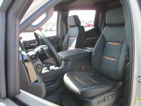 New 2026 GMC Sierra 1500 AT4 w/ AT4 Premium Package image 12