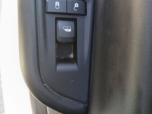 Used 2023 Jeep Grand Cherokee Limited w/ Black Appearance Package AWD/4WD image 34