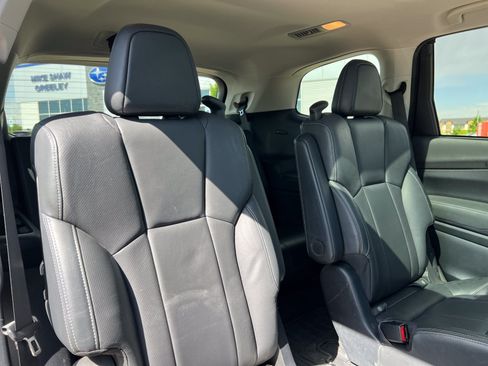 Used 2023 Subaru Ascent Limited w/ Technology Package AWD/4WD image 17