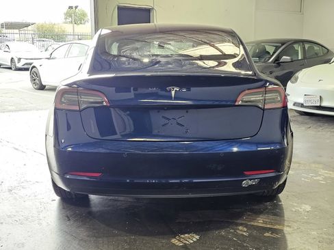 Used 2017 Tesla Model 3 RWD image 3