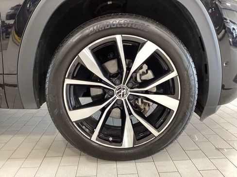 Certified 2026 Volkswagen Atlas Cross Sport SEL Premium R-Line w/ MDO Package AWD/4WD image 24