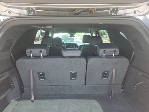 Used 2025 Chevrolet Traverse LT FWD image 20