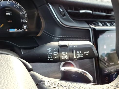 Used 2023 Jeep Grand Cherokee L Limited w/ Black Appearance Package image 25