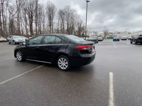 Used 2025 Toyota Corolla LE image 10