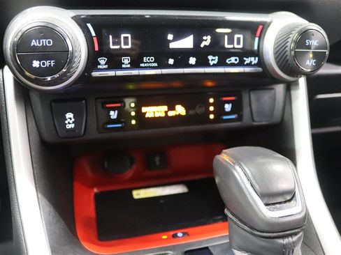 Used 2022 Toyota RAV4 TRD Off-Road AWD/4WD image 34