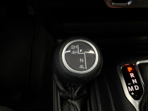 Used 2025 Jeep Wrangler Unlimited Sport AWD/4WD image 20