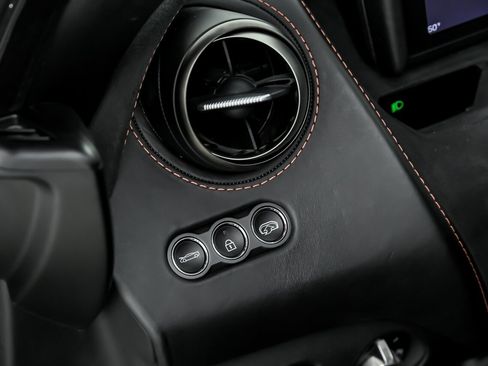 Used 2018 McLaren 720S Performance RWD image 25