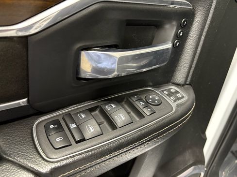 Used 2024 RAM 2500 Laramie w/ Cold Weather Group AWD/4WD image 13