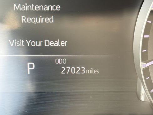 Used 2025 Toyota Highlander LE image 28