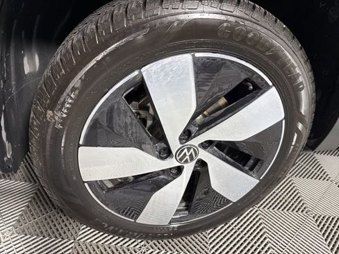 Used 2025 Volkswagen Taos S image 12