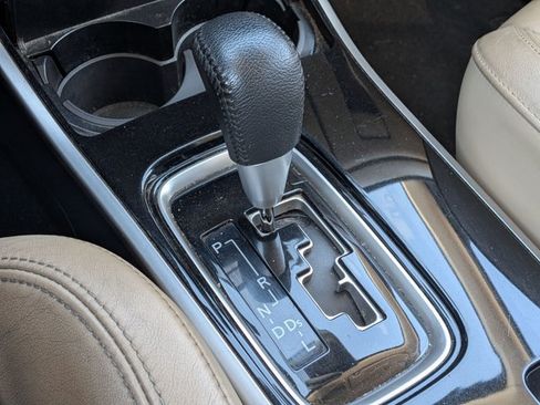 Used 2020 Mitsubishi Outlander SE FWD image 11