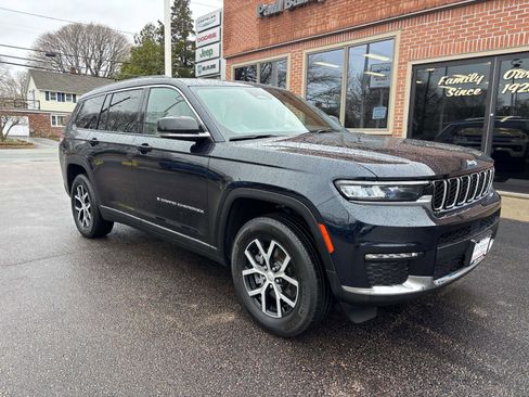 Used 2023 Jeep Grand Cherokee L Limited image 25