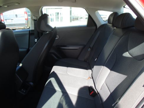 Used 2025 Kia K4 FWD image 29
