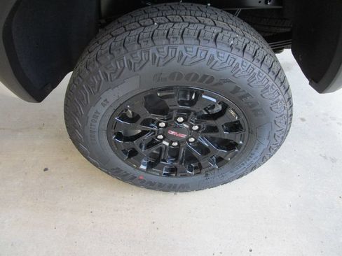 New 2026 GMC Canyon Elevation AWD/4WD image 10