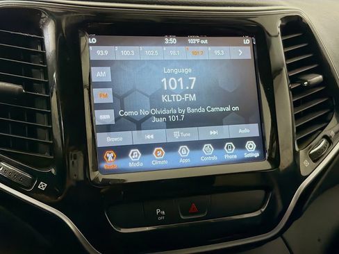 Used 2019 Jeep Cherokee Limited AWD/4WD image 17