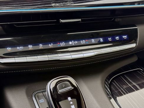 Used 2021 Cadillac Escalade Sport w/ Driver Assist Tech Package AWD/4WD image 21