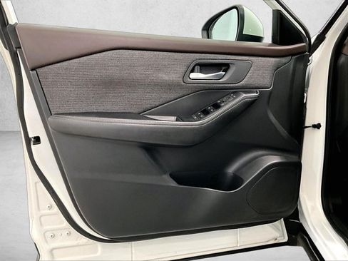 Used 2021 Nissan Rogue SV FWD image 18