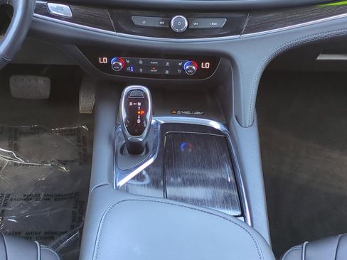 Used 2021 Buick Enclave Avenir w/ Avenir Technology Package AWD/4WD image 21