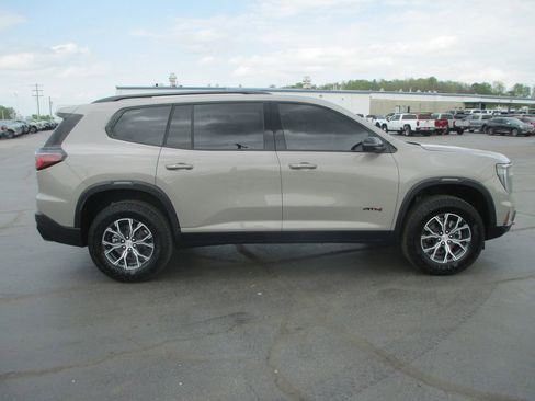 Used 2026 GMC Acadia AT4 w/ Super Cruise Package image 5