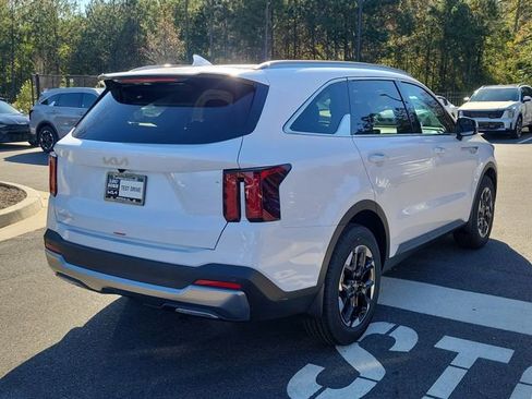 New 2026 Kia Sorento S w/ S Panoramic Sunroof Package image 4