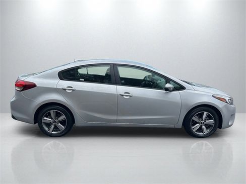 Used 2018 Kia Forte LX w/ LX Popular Package image 8