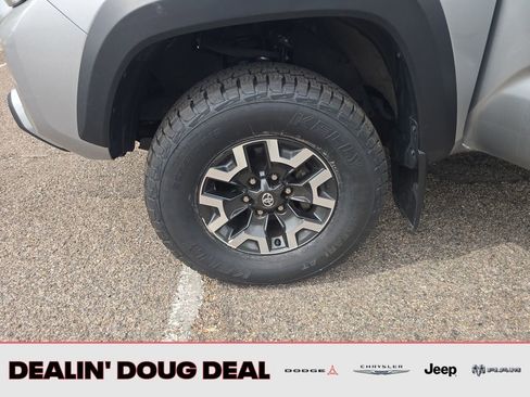 Used 2023 Toyota Tacoma TRD Off-Road w/ Technology Package AWD/4WD image 27