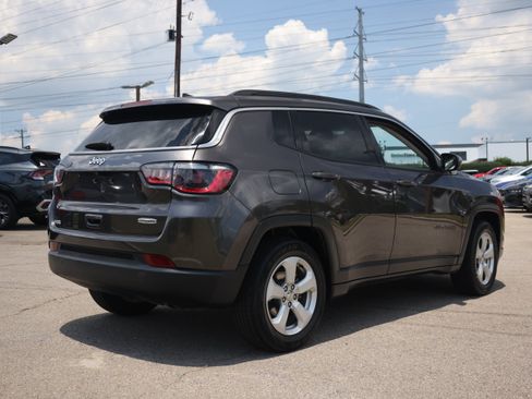 Used 2021 Jeep Compass Latitude FWD image 5