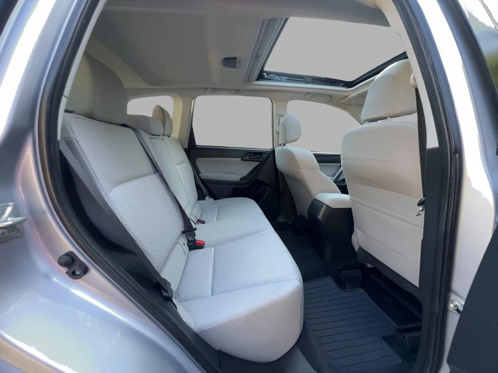 Used 2015 Subaru Forester 2.5i Premium w/ All-Weather Package AWD/4WD image 27