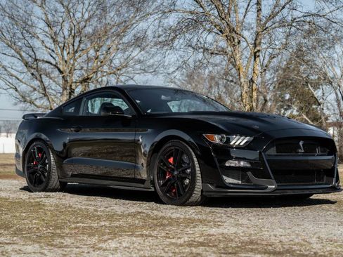 Used 2022 Ford Mustang Shelby GT500 w/ Technology Package image 3