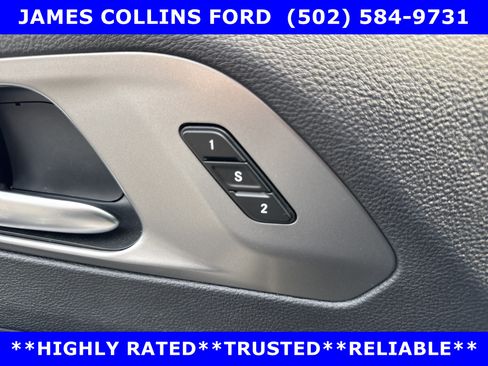 Used 2025 Chrysler Pacifica Select FWD image 26