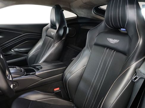 Used 2019 Aston Martin V8 Vantage Coupe image 21