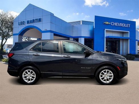Used 2022 Chevrolet Equinox LS w/ LS Convenience Package image 4
