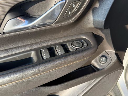 Used 2018 GMC Terrain SLT w/ Preferred Package image 28