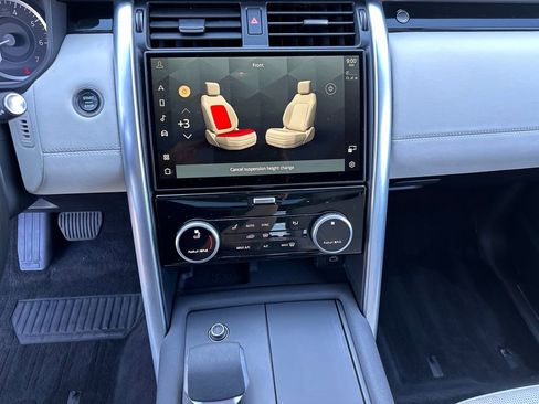 Used 2023 Land Rover Discovery S AWD/4WD image 23