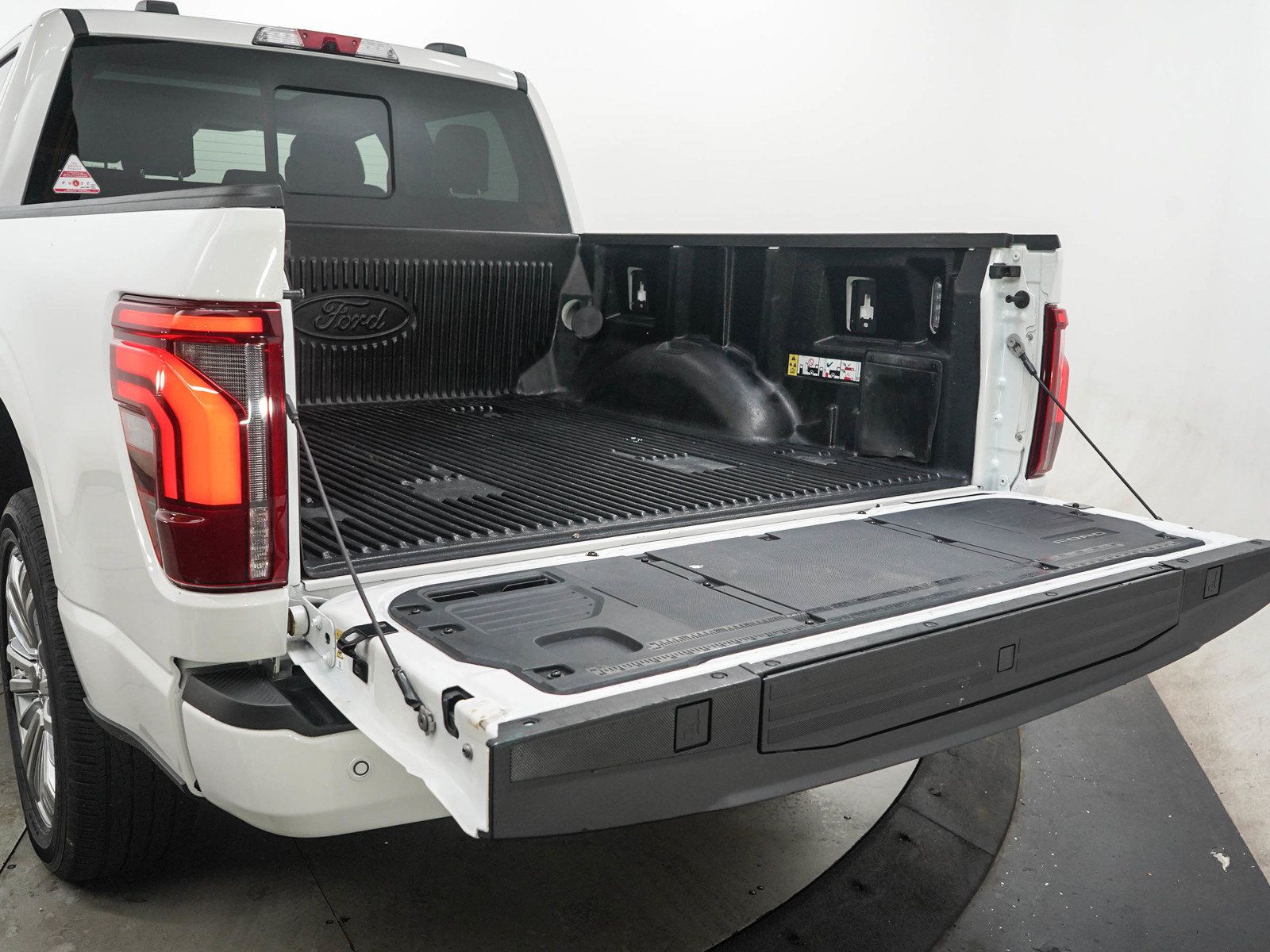 Used 2024 Ford F150 Platinum w/ Equipment Group 703A Plus AWD/4WD image 9