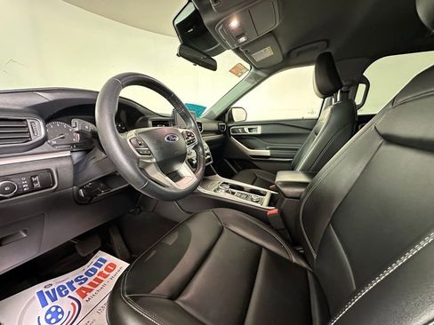 Used 2023 Ford Explorer XLT w/ Equipment Group 202A image 13