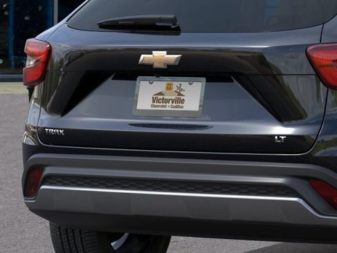 New 2026 Chevrolet Trax LT w/ LT Convenience Package FWD image 14