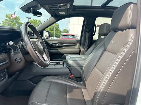 Used 2023 GMC Yukon XL Denali w/ Denali Reserve Package AWD/4WD image 8