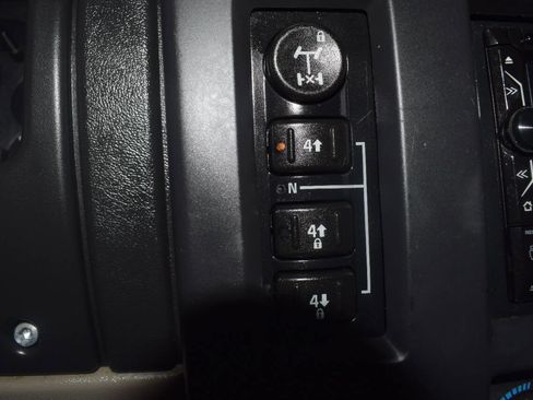 Used 2005 HUMMER H2 SUT image 35