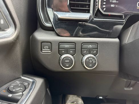 Used 2022 GMC Sierra 1500 Elevation image 30