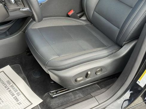 Used 2025 Chevrolet Equinox EV LT w/ Convenience Package image 13