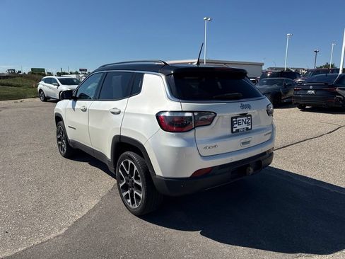 Used 2018 Jeep Compass Limited AWD/4WD image 5