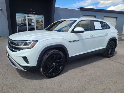 Used 2023 Volkswagen Atlas Cross Sport SE AWD/4WD image 2