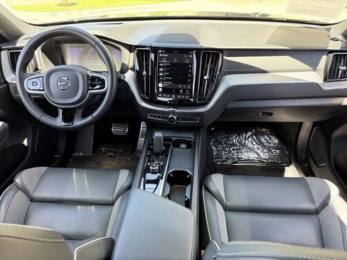 Used 2022 Volvo XC60 B5 R-Design w/ Advanced Package AWD/4WD image 15