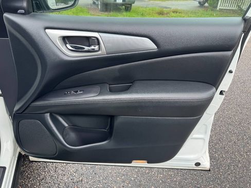 Used 2020 Nissan Pathfinder SL AWD/4WD image 42