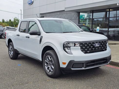 New 2026 Ford Maverick XLT w/ Equipment Group 301A AWD/4WD image 8