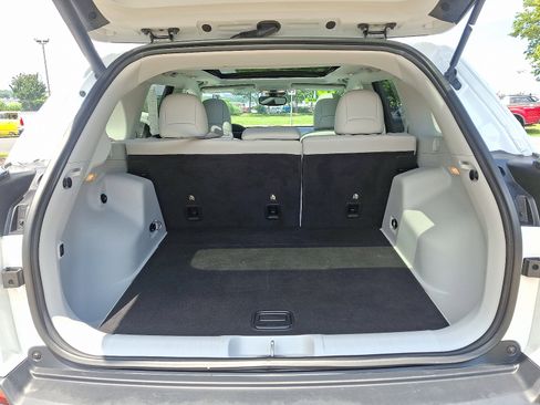Used 2019 Jeep Cherokee Limited w/ Technology Group image 29